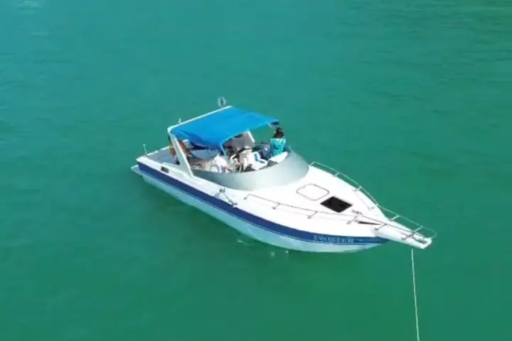 Lancha TWISTER (REAL 23) em Ubatuba